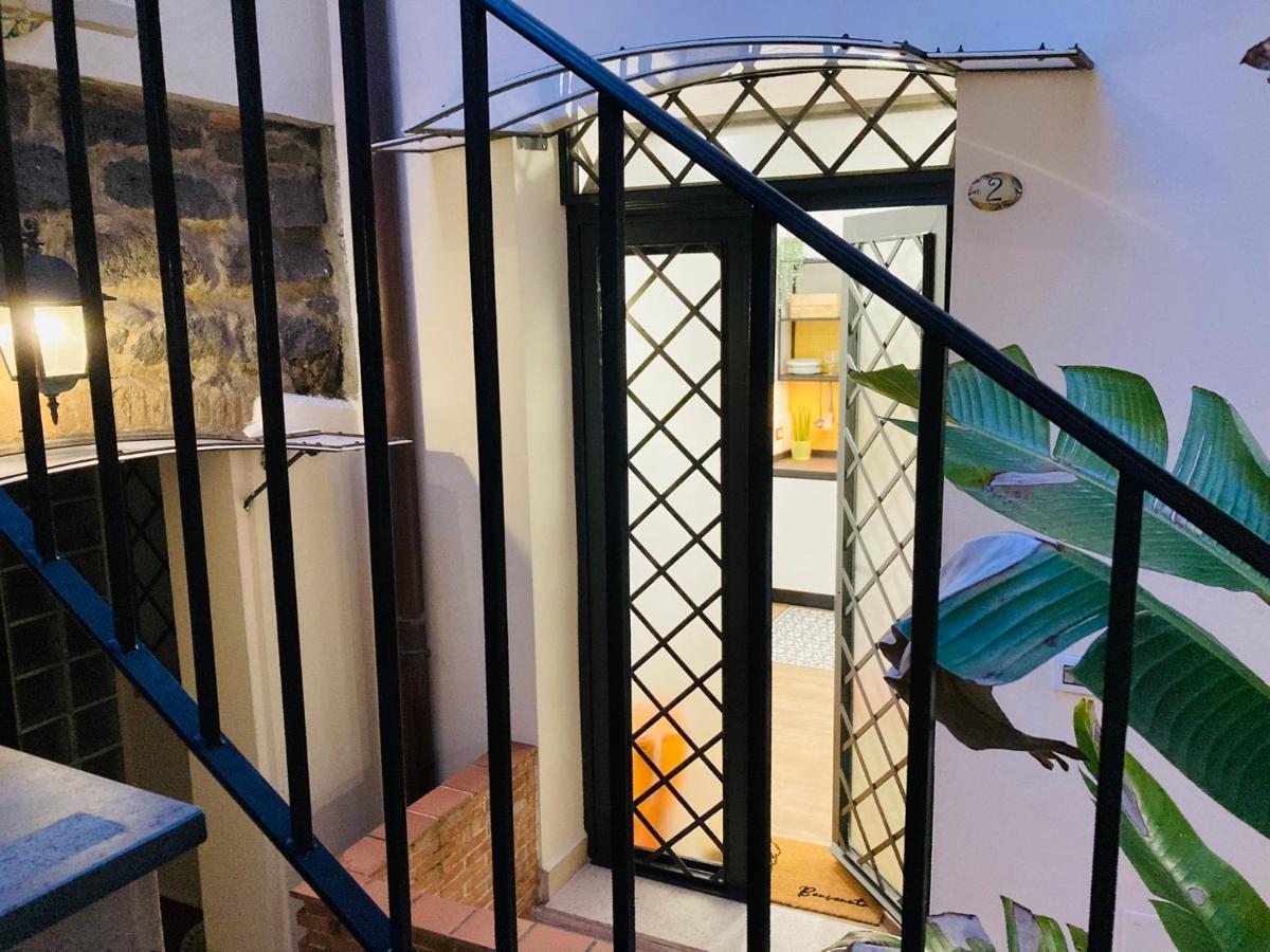 Lavica Di Mezzo Apartments Catania Exterior photo